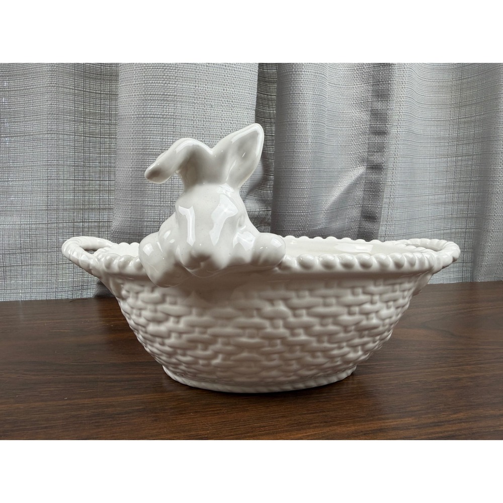 Pottery Barn White Ceramic Bunny Basket weave pattern Candy Dish Easter Bowl